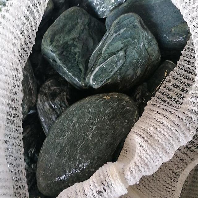 Emerald Green Garden Pebbles 60-120m - Armstrong Cheshire