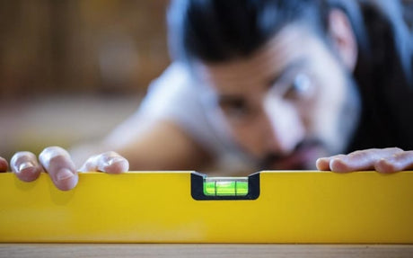 How to calibrate a spirit level