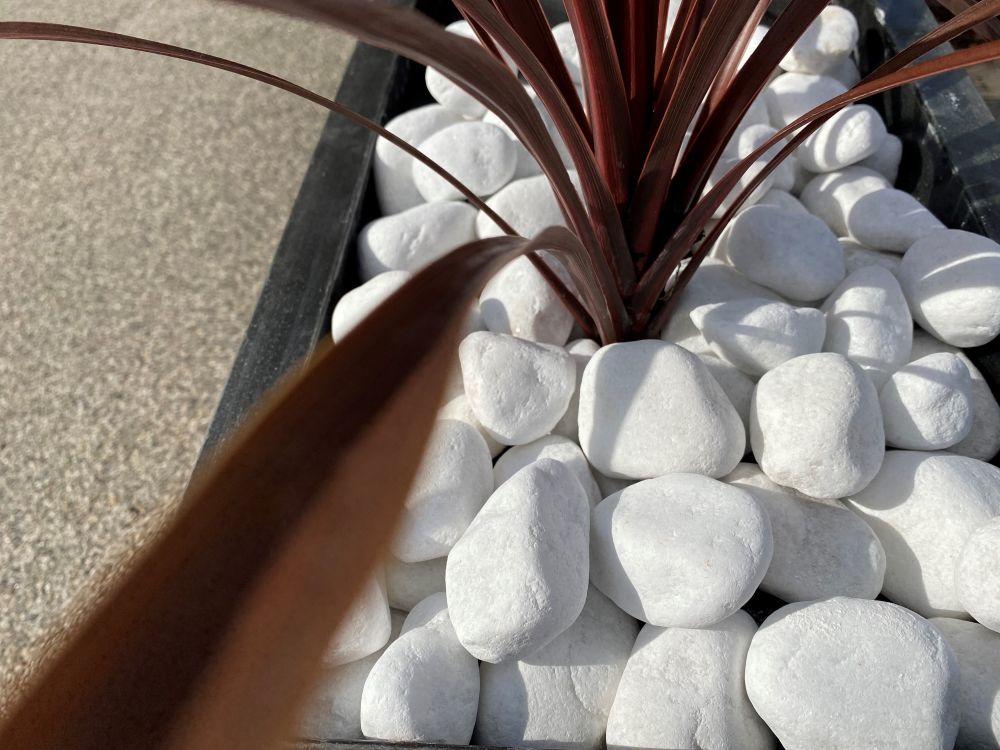 Polar White Spanish Marble Cobbles 40-80mm - Bulk Bag 800kg