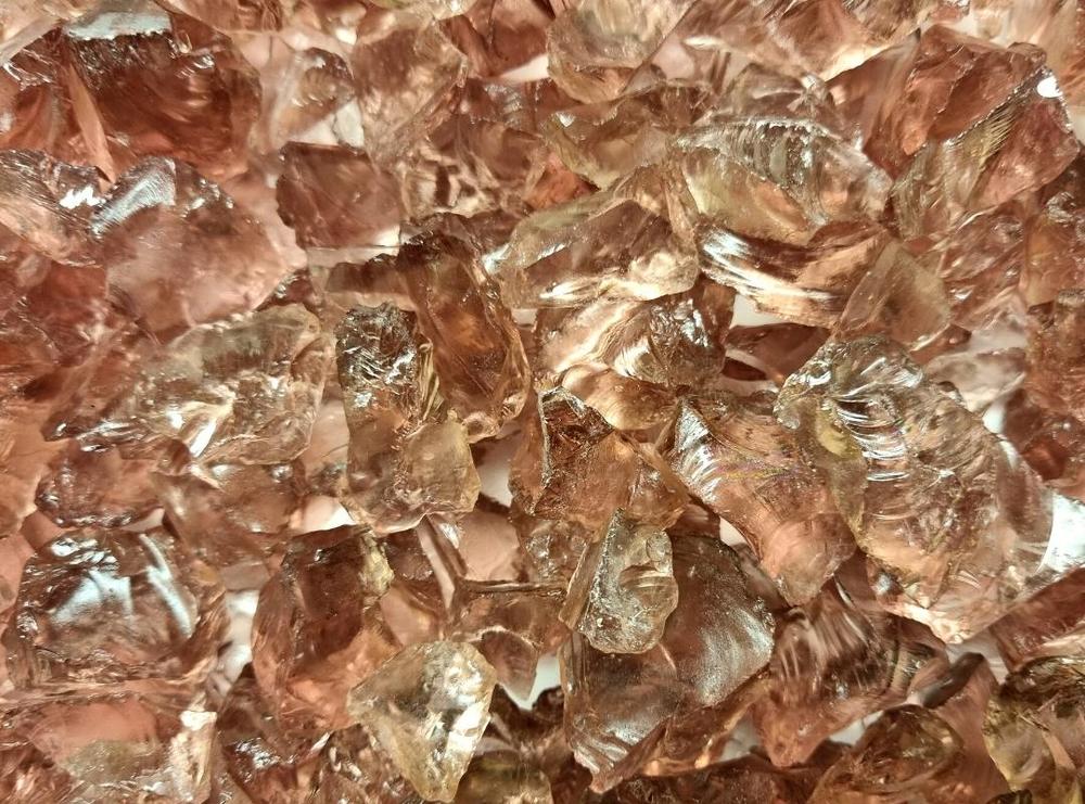 Blush Gold Tumbled Glass Chippings 10-20mm