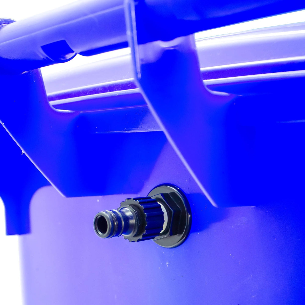 240 Litre Mobile Water Wheelie Bin Buffer Tank with Overflow Cut-off Float Valve - Armstrong Cheshire