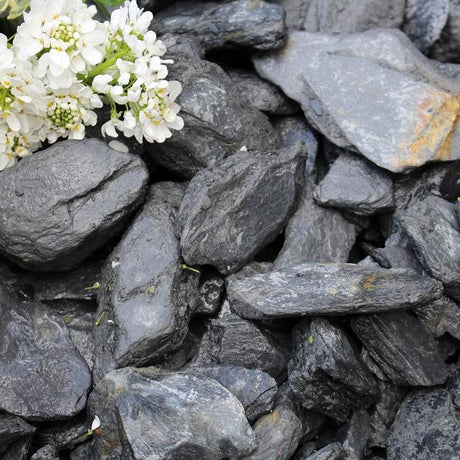 Graphite Grey Slate Chippings 40mm (25 Maxi Bags)