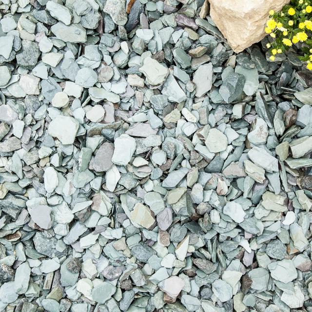 Green Slate Chippings 20mm (25 Maxi Bags)