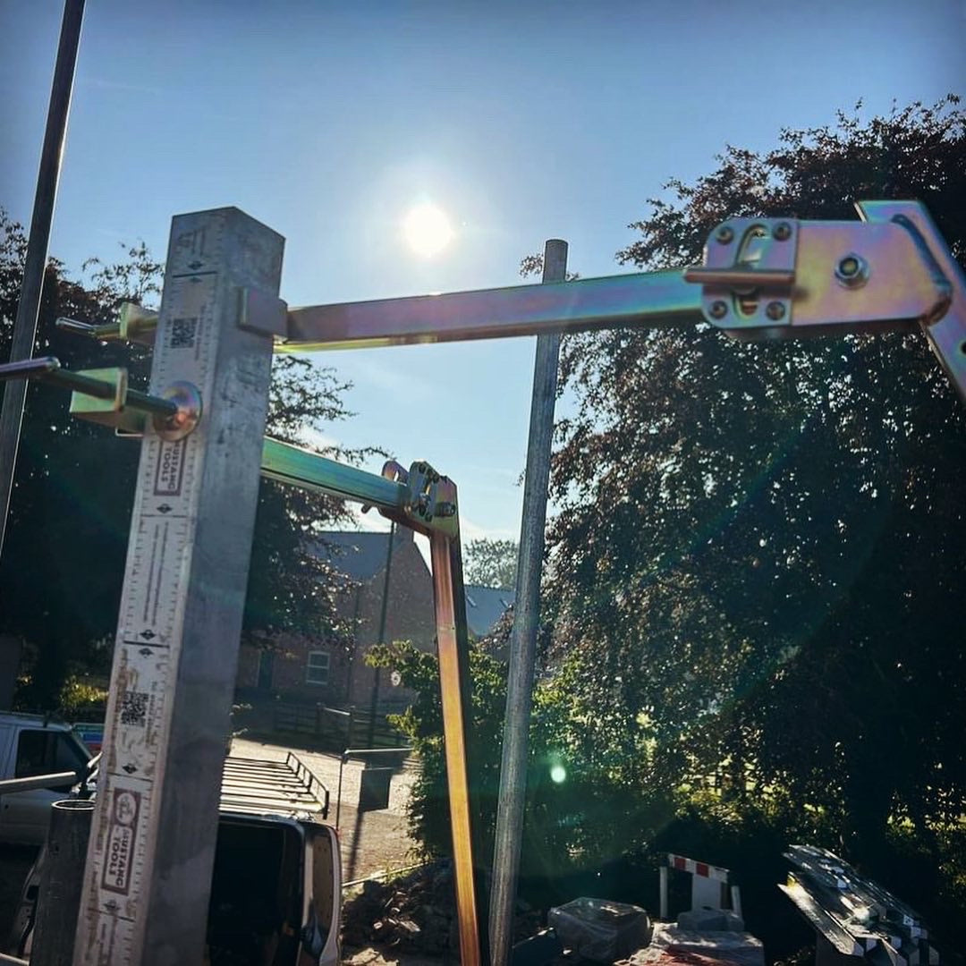 Adjustable Bricklayer Profile Outrigger / Stabiliser (2 legs)