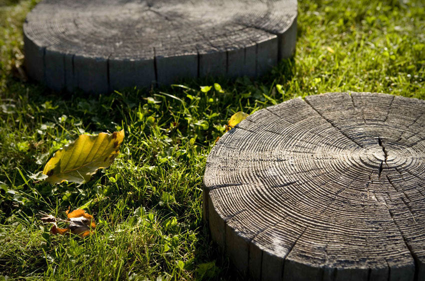 Log Stepping Stone 360mm Driftwood on grass_