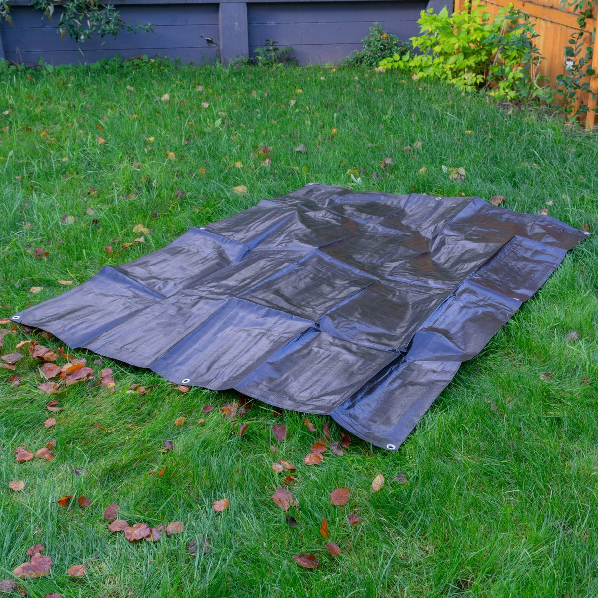Black/Silver L-Grade Tarpaulin with 20 x 4" Bungee Balls (White)