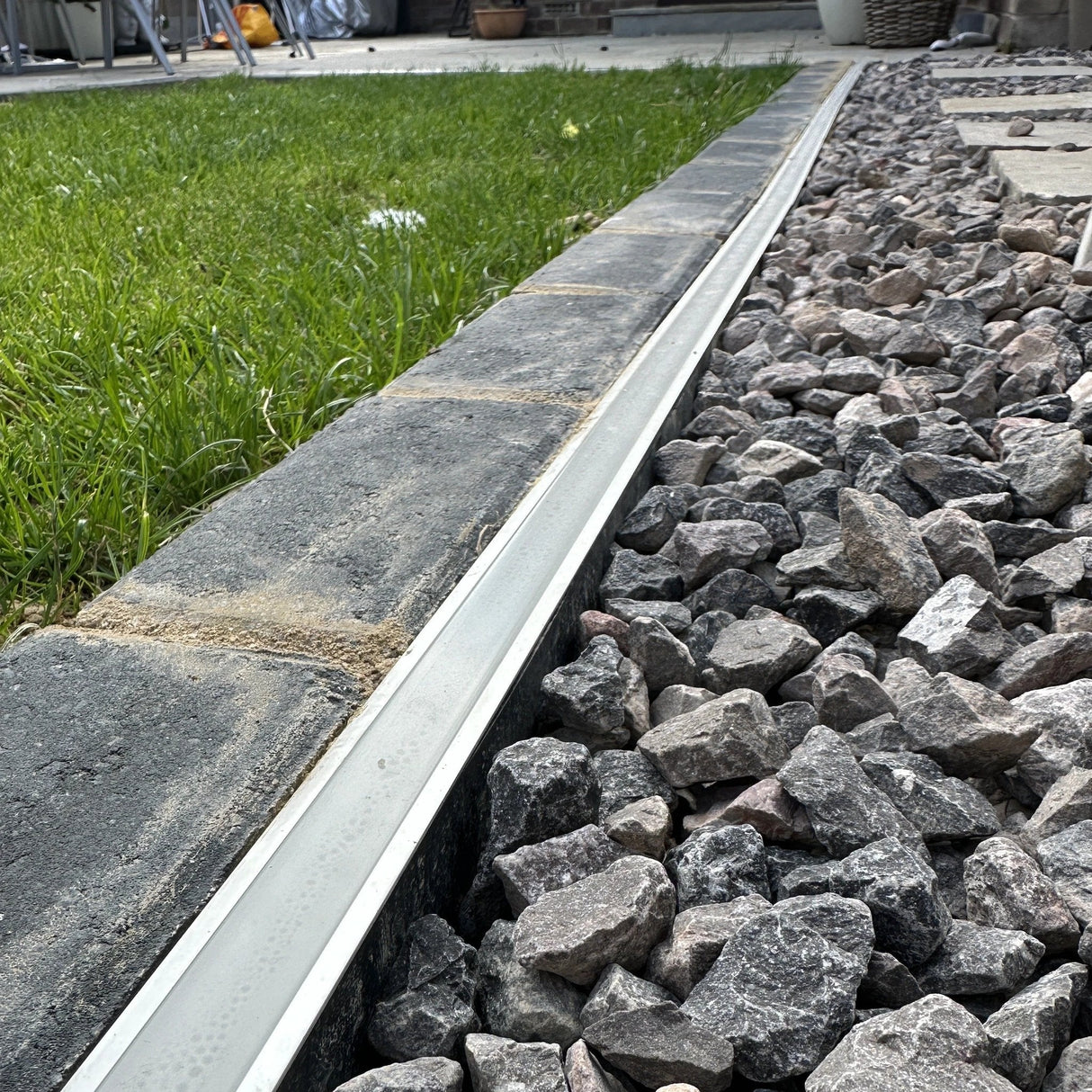 BorderFlex Professional Grade Flexible Lawn Edging for Clean Lawn Borders and Garden Beds - Armstrong Cheshire