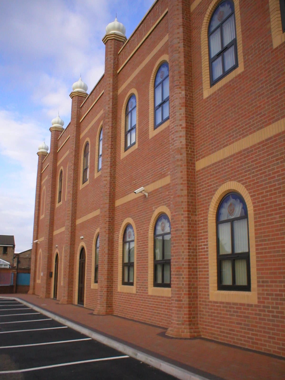 Carlton Hadley Red Brindle Wirecut Brick 65mm - Armstrong Cheshire