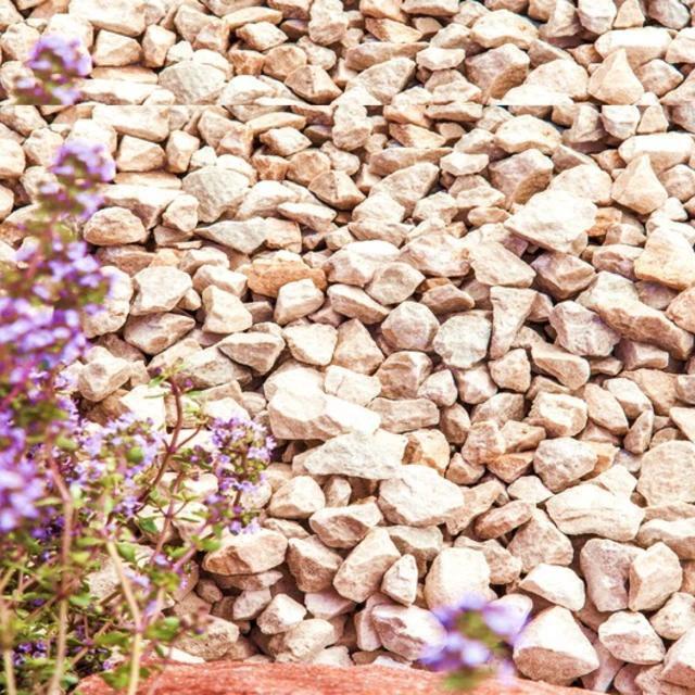 Cream Limestone Chippings 20mm - 800kg Bulk Bag - Armstrong Cheshire