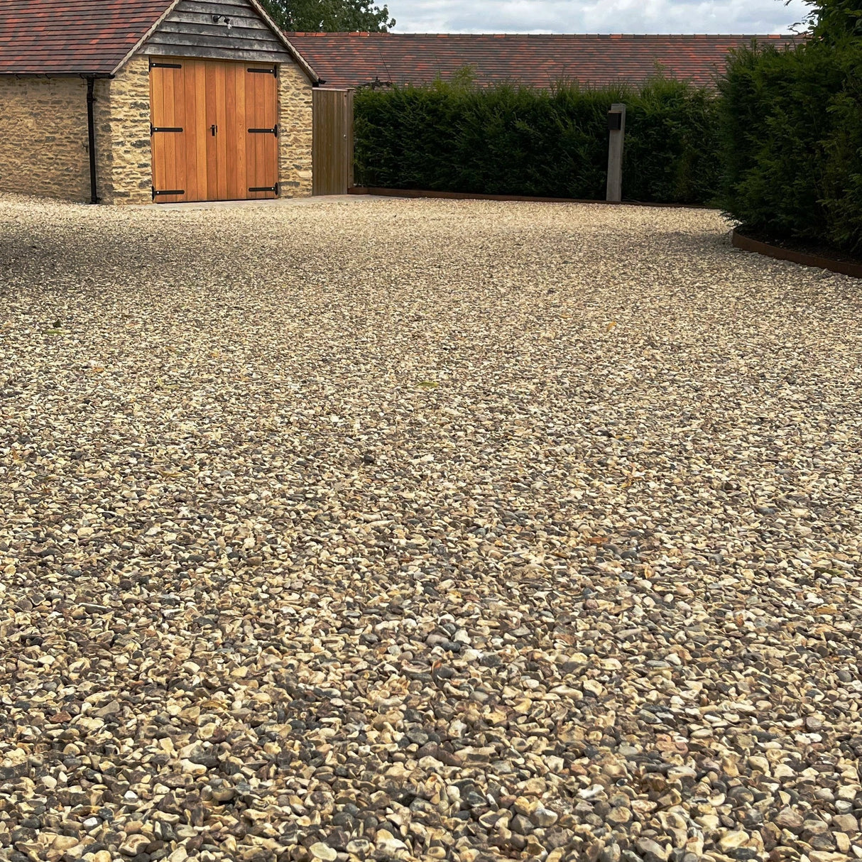 Gravel Grids Modular Permeable Containment System 500mm By 500mm By 40mm For Angular And Decorative Aggregate 5 To 35 Mm - Armstrong Cheshire
