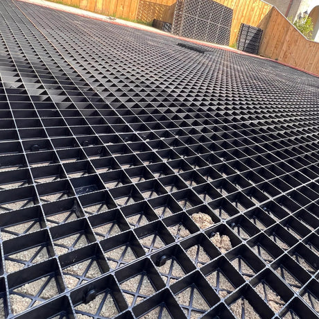 Gravel Grids Modular Permeable Containment System 500mm By 500mm By 40mm For Angular And Decorative Aggregate 5 To 35 Mm - Armstrong Cheshire