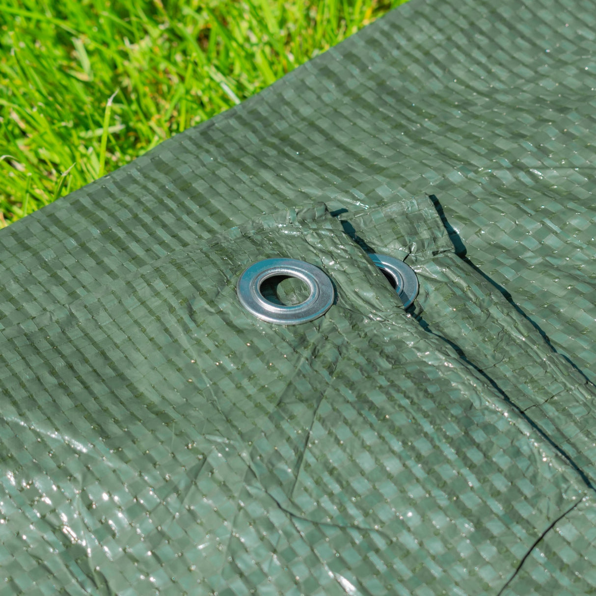 Green S-Grade Tarpaulin with 10 Metres of 6mm Bungee Rope
