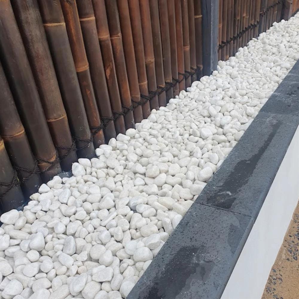 Ice White Pebbles 20-40mm 20kg Bag Pallet of 49 - Armstrong Cheshire